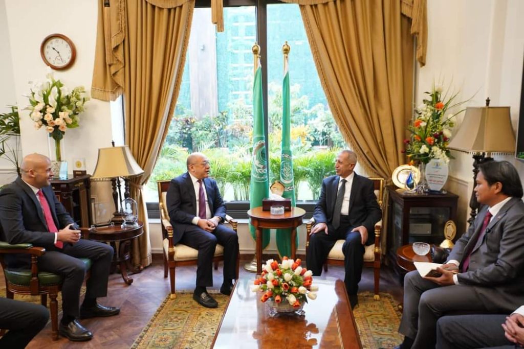 الأكاديمية العربية وسفارة الفلبين تبحثان سبل التعاون وتعزيز العلاقات الثنائية المشتركة